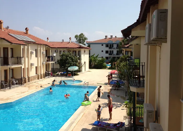 克丽姆酒店及公寓 费特希耶