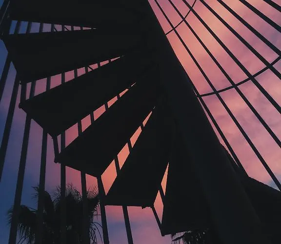 克丽姆酒店及公寓