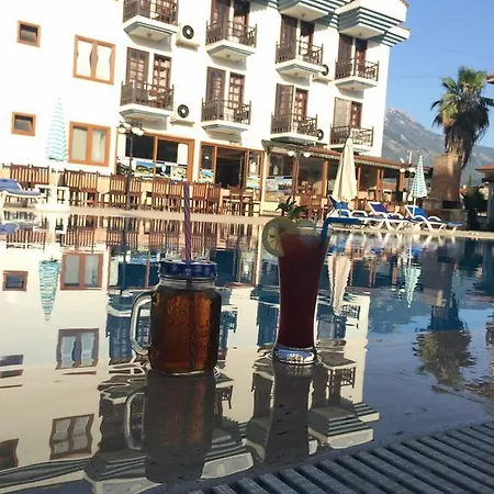 Kilim & Φετιγιέ